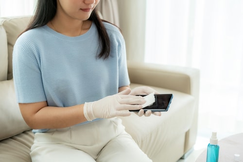Can you use alcohol wipes on touch screens?