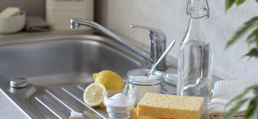 4 DIY Cleaning Supplies 